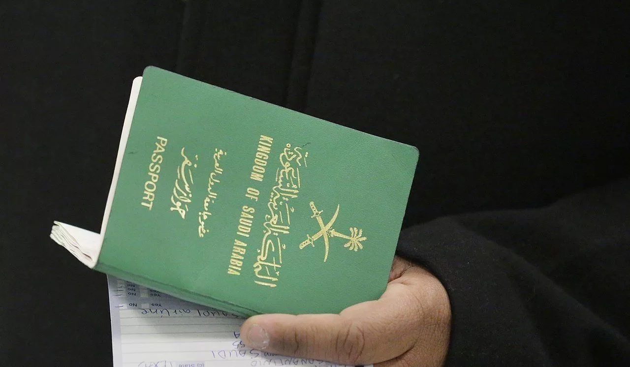 السعودية .. وقف عملية الترحيل حتى لو كانت الإقامة منتهية لهذه الجنسية من المقيمين