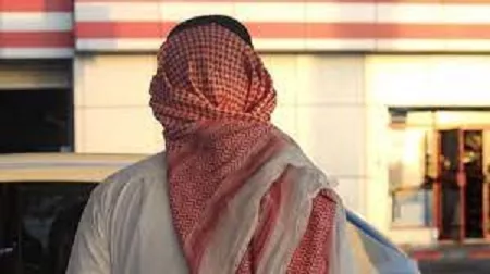 وزير سعودي يشعل مواقع التواصل بقرار صادم وعقوبة مرعبة لأي وافد يرتدي الثوب السعودي